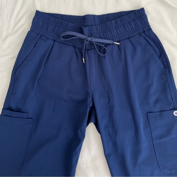 scrub pants - Picture 4 of 8